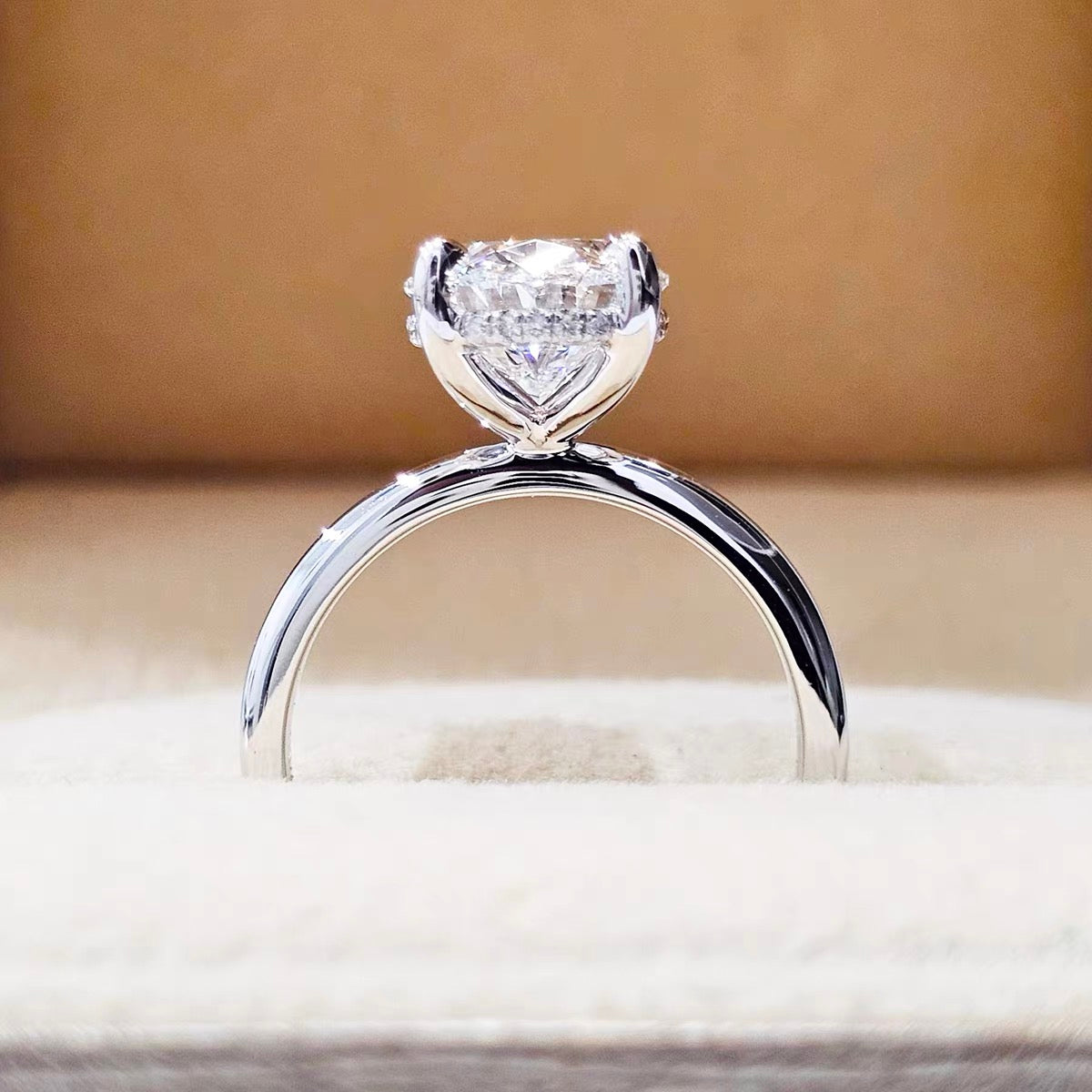 Lab-Grown Diamond Oval Cut Ring in 18K Gold