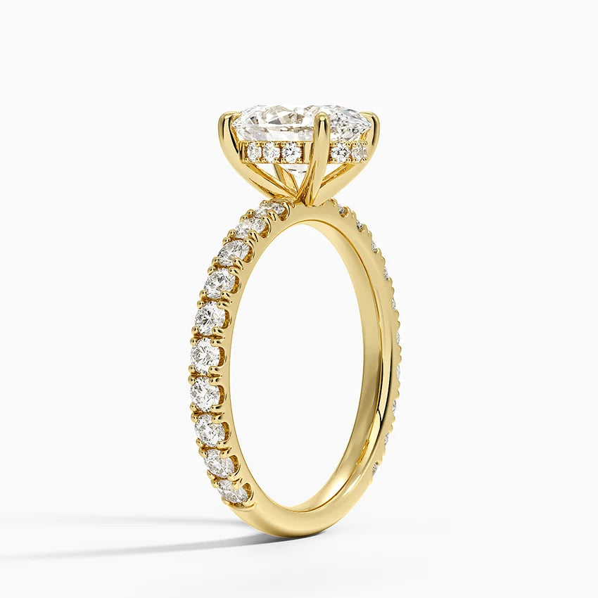 Lab-Grown Diamond Oval Cut Ring in 18K Gold