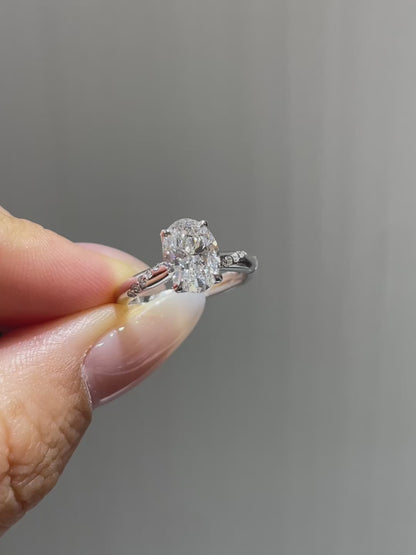 Oval Cut Ring | Lab-Grown Diamonds | Solid Gold |