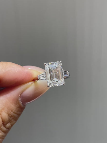 Emerald Cut Ring | Lab-Grown Diamonds | Solid Gold |