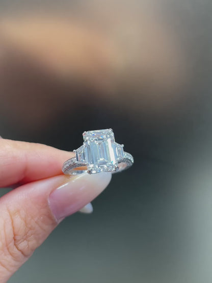 Emerald Cut Ring | Lab-Grown Diamonds | Solid Gold |