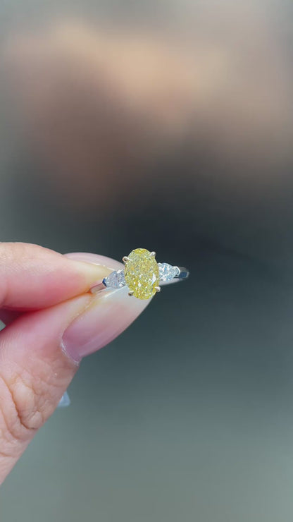 Yellow Oval Cut Ring | Lab-Grown Diamonds | Solid Gold |